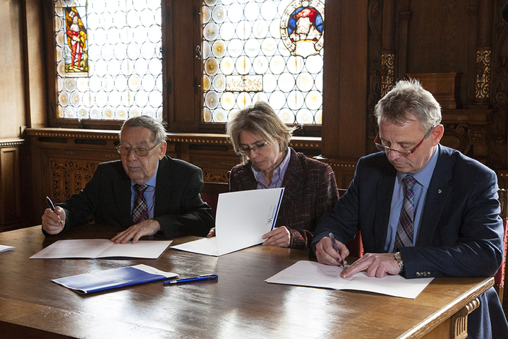 Unterzeichnung der Kooperationsvereinbarung "Wege zum Mittelalter" (Foto: Michelle Matuszczak)